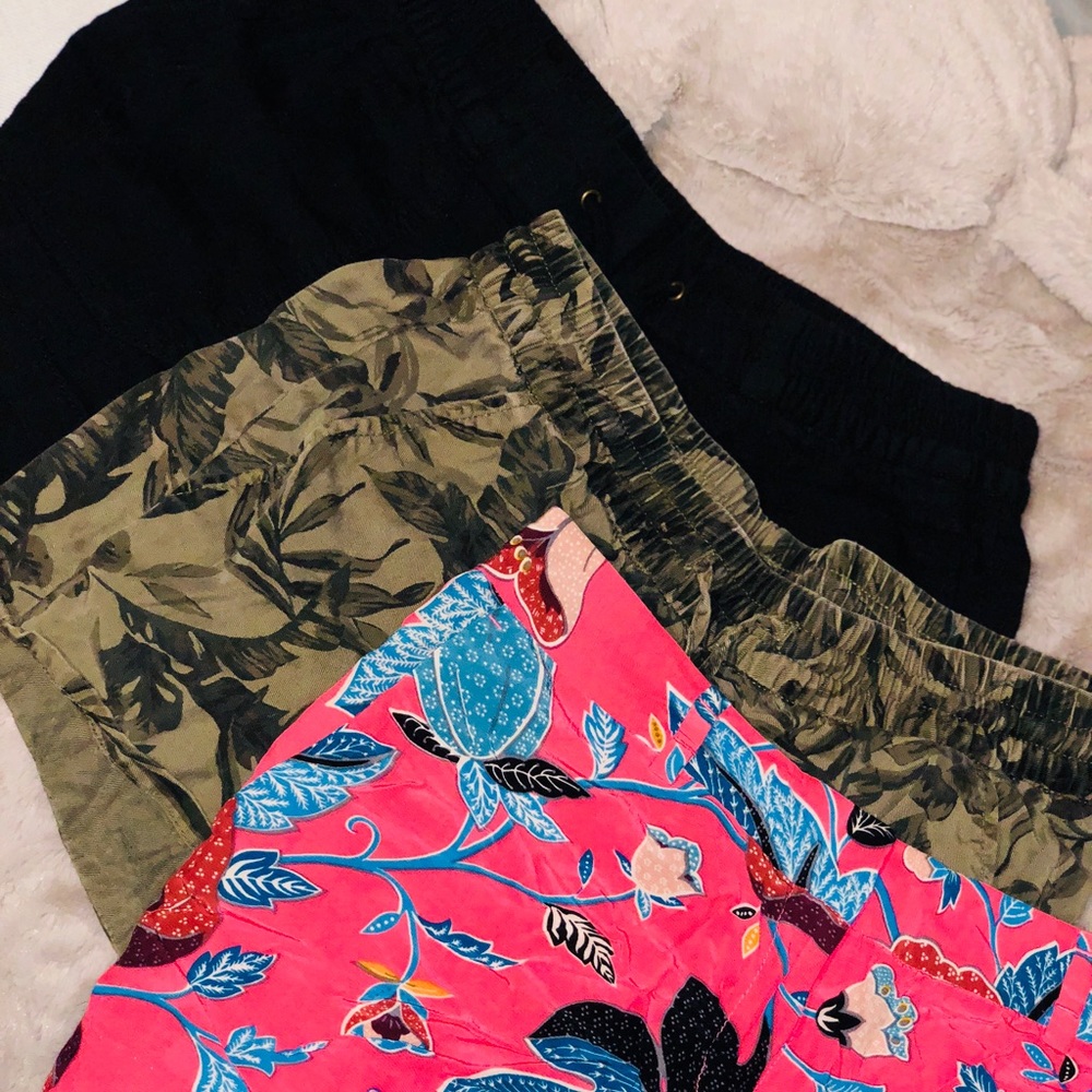3 Pairs Of Shorts: Sizes Small + Size 4!